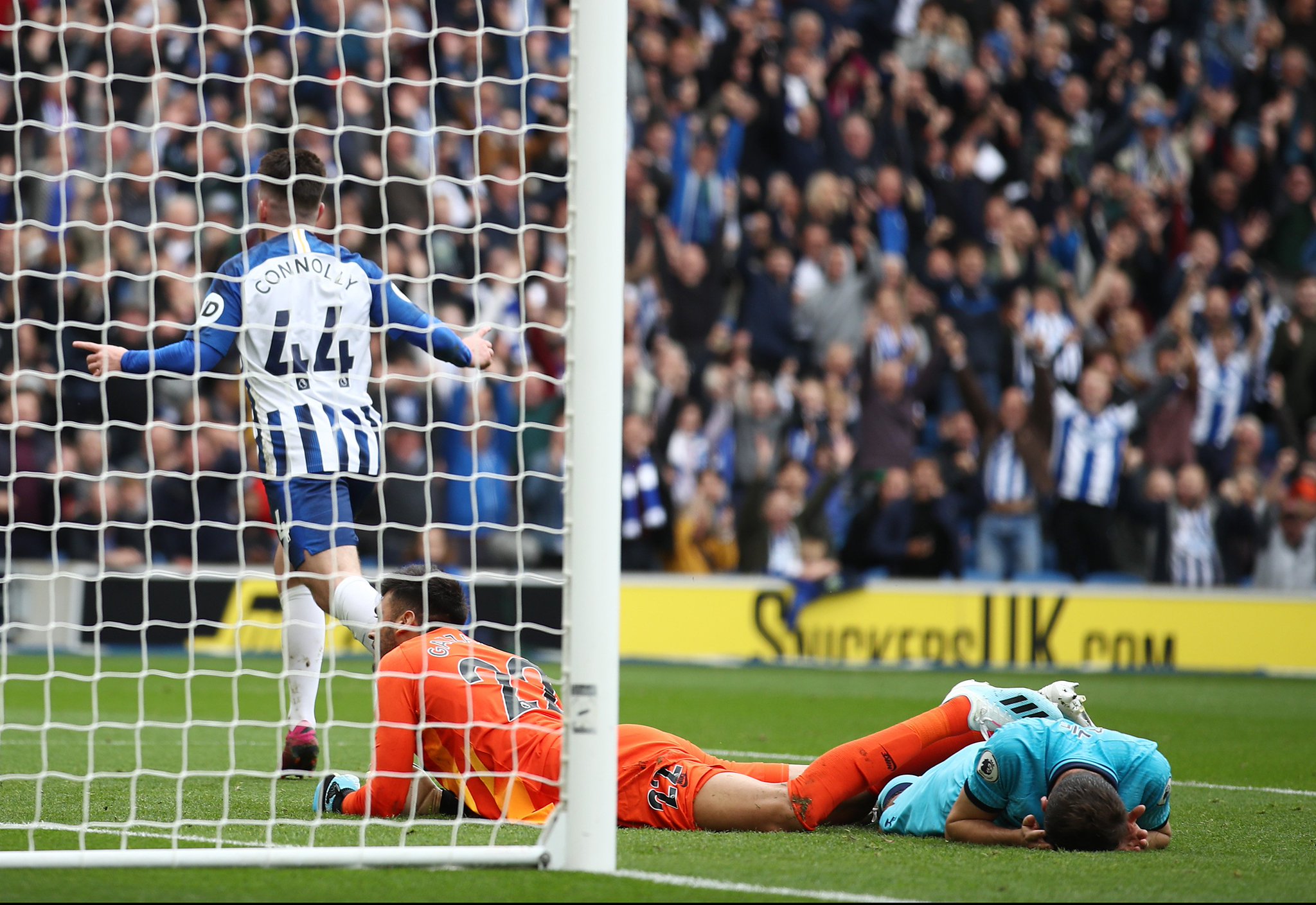 底让他的名 底让他的名